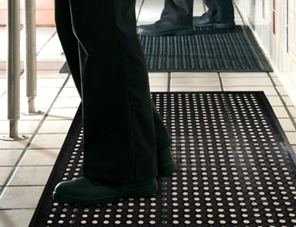 Anti-Fatigue Floor Mats Relieve Pressure and Improve Safety | Alsco NZ